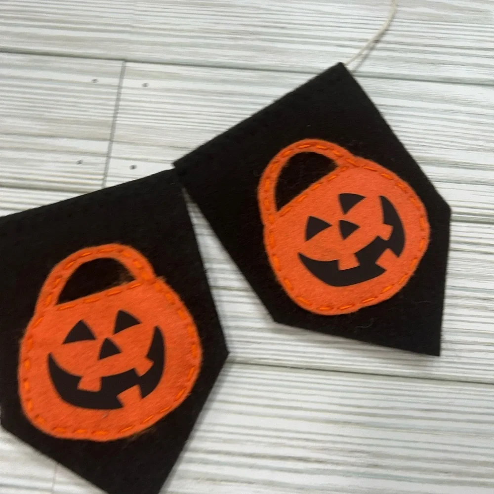 Halloween mini felt banner / tiered tray decor